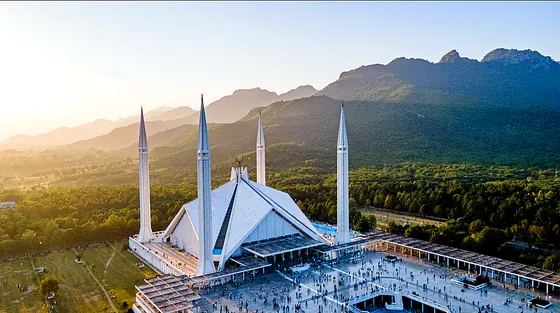 Islamabad in 3 Days: Faisal Mosque, Margalla Hills and Saidpur Village