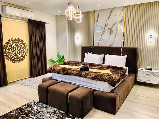 Cocoa Suite: Chocolate velvet, marble accents and a massage chair