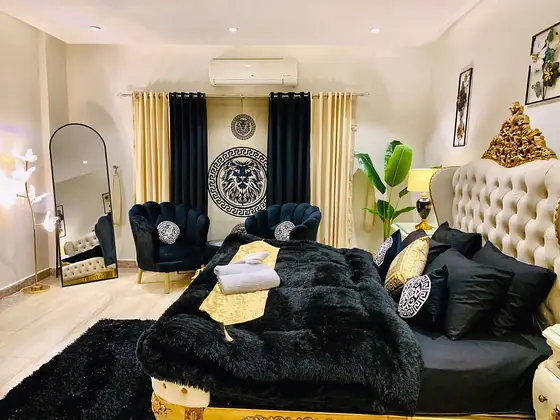 Photo 3 of Royal Gold: Luxury Apartment with City-View Terrace